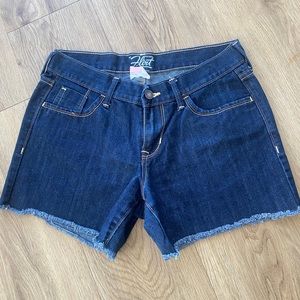 Short Jeans!